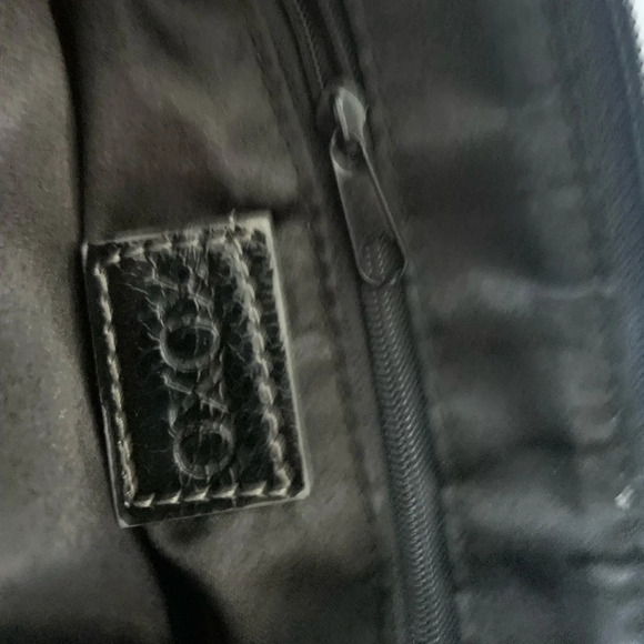 XOXO wristlet embossed print black - Picture 10 of 15